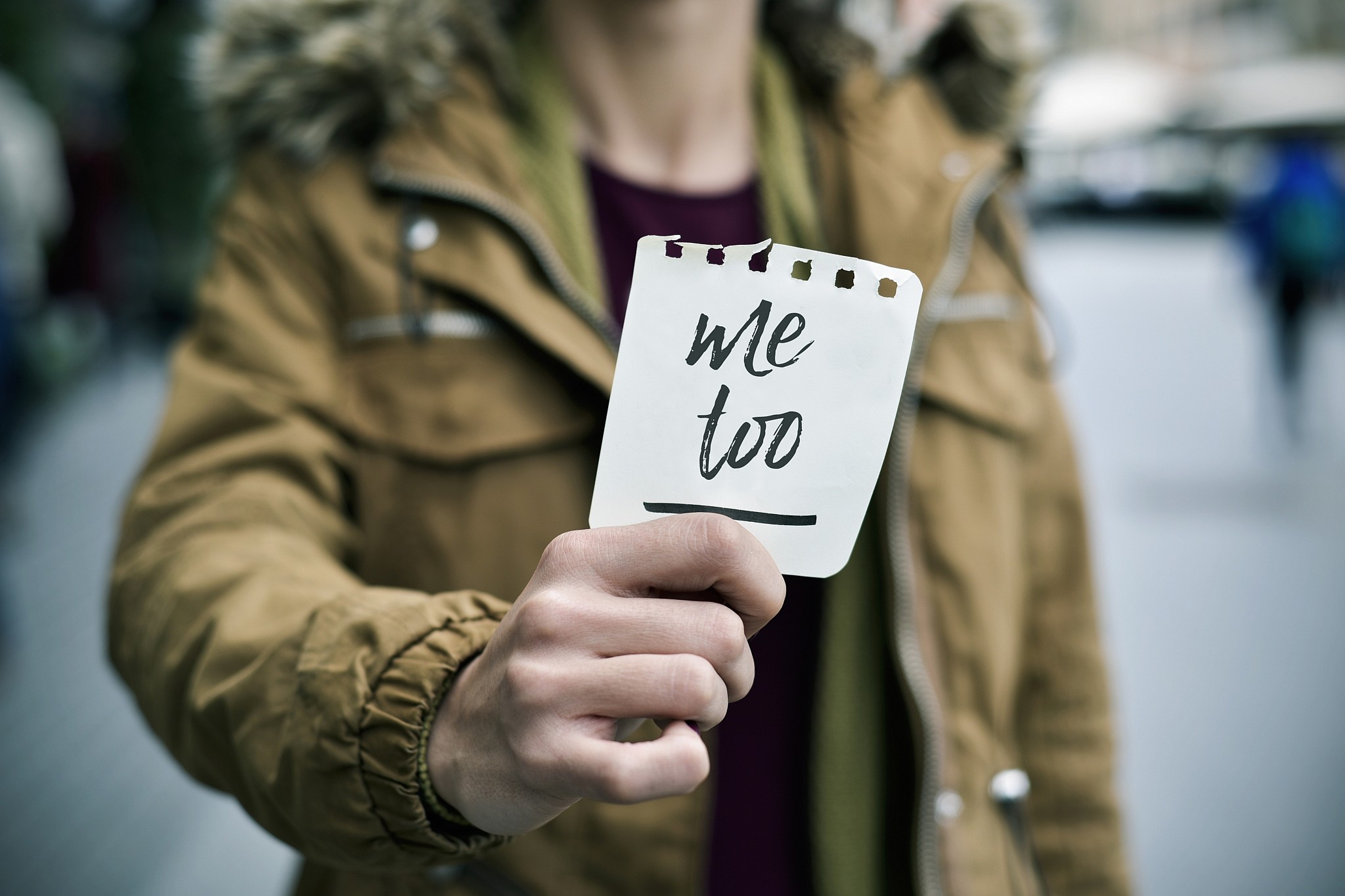 Những người yếu thế ngớ ngẩn